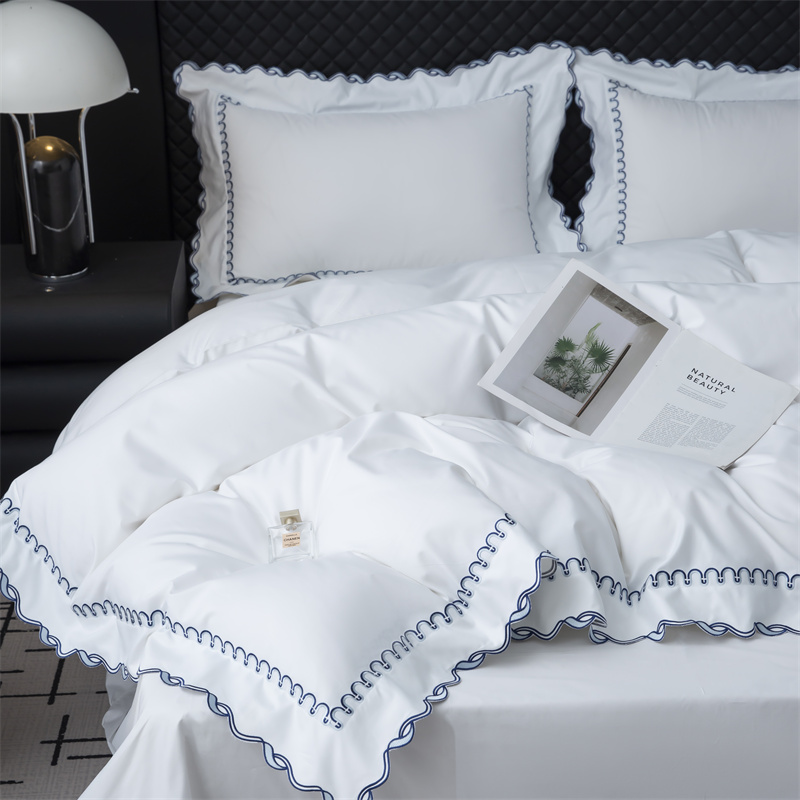 Set di biancheria da letto in raso di cotone 350TC dal design raffinato con ricamo Set di biancheria da letto in raso di cotone 350TC dal design raffinato con ricamo