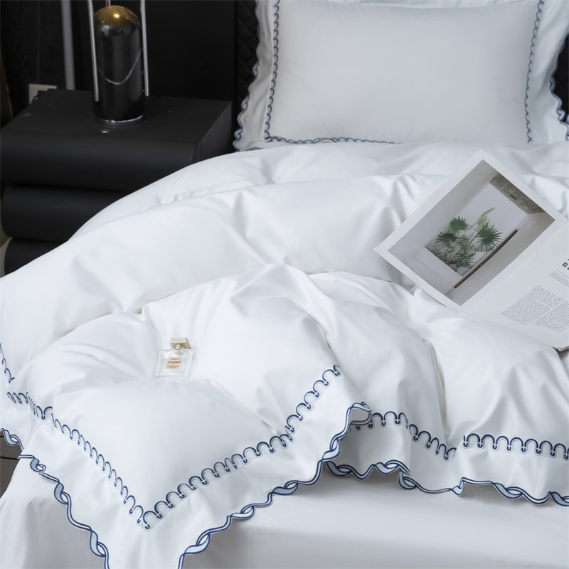 Set di biancheria da letto in raso di cotone 350TC dal design raffinato con ricamo Set di biancheria da letto in raso di cotone 350TC dal design raffinato con ricamo