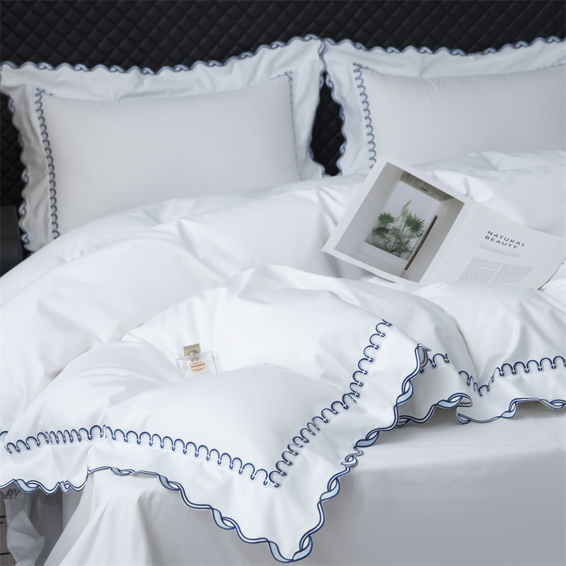 Set di biancheria da letto in raso di cotone 350TC dal design raffinato con ricamo Set di biancheria da letto in raso di cotone 350TC dal design raffinato con ricamo