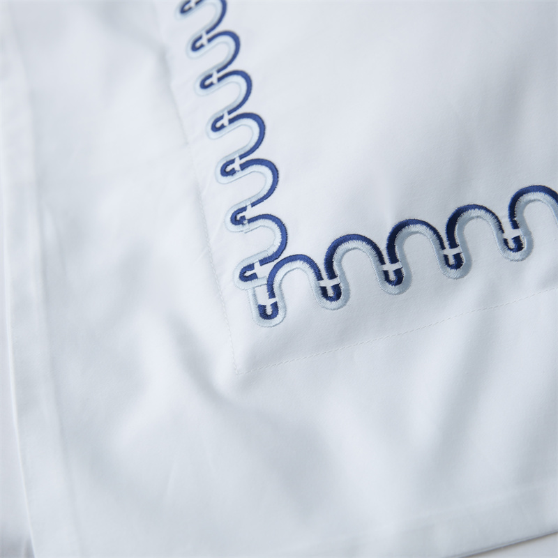 Set di biancheria da letto in raso di cotone 500TC con nuovo motivo ricamato Set di biancheria da letto in raso di cotone 500TC con nuovo motivo ricamato