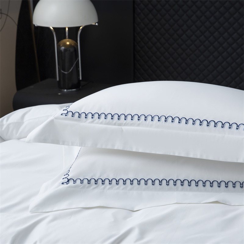 Set di biancheria da letto in raso di cotone 500TC con nuovo motivo ricamato Set di biancheria da letto in raso di cotone 500TC con nuovo motivo ricamato