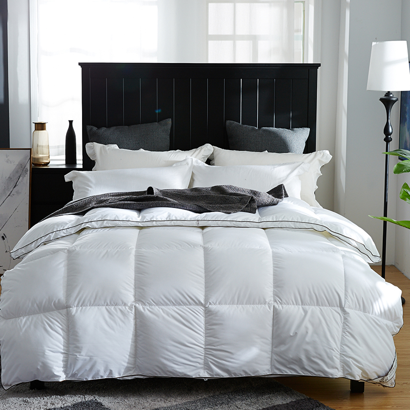 Piumino morbido e caldo in piuma d'anatra con bordino 100% cotone