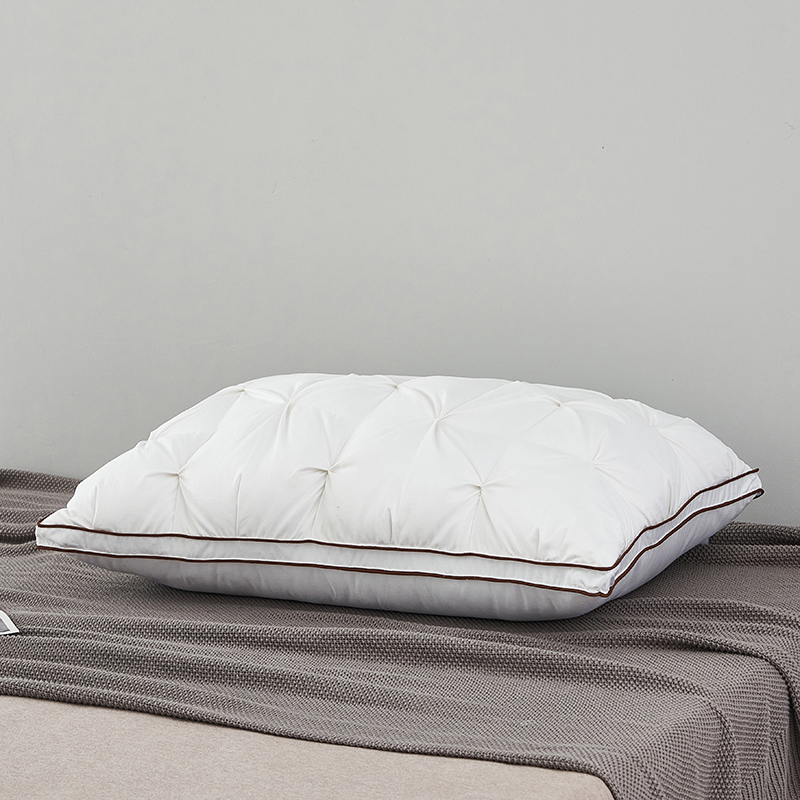 Cuscino con tecnologia intrecciata con imbottitura in piuma d'oca Cuscino con tecnologia intrecciata con imbottitura in piuma d'oca